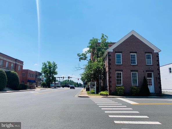 9251 Lee Ave, Manassas, VA 20110